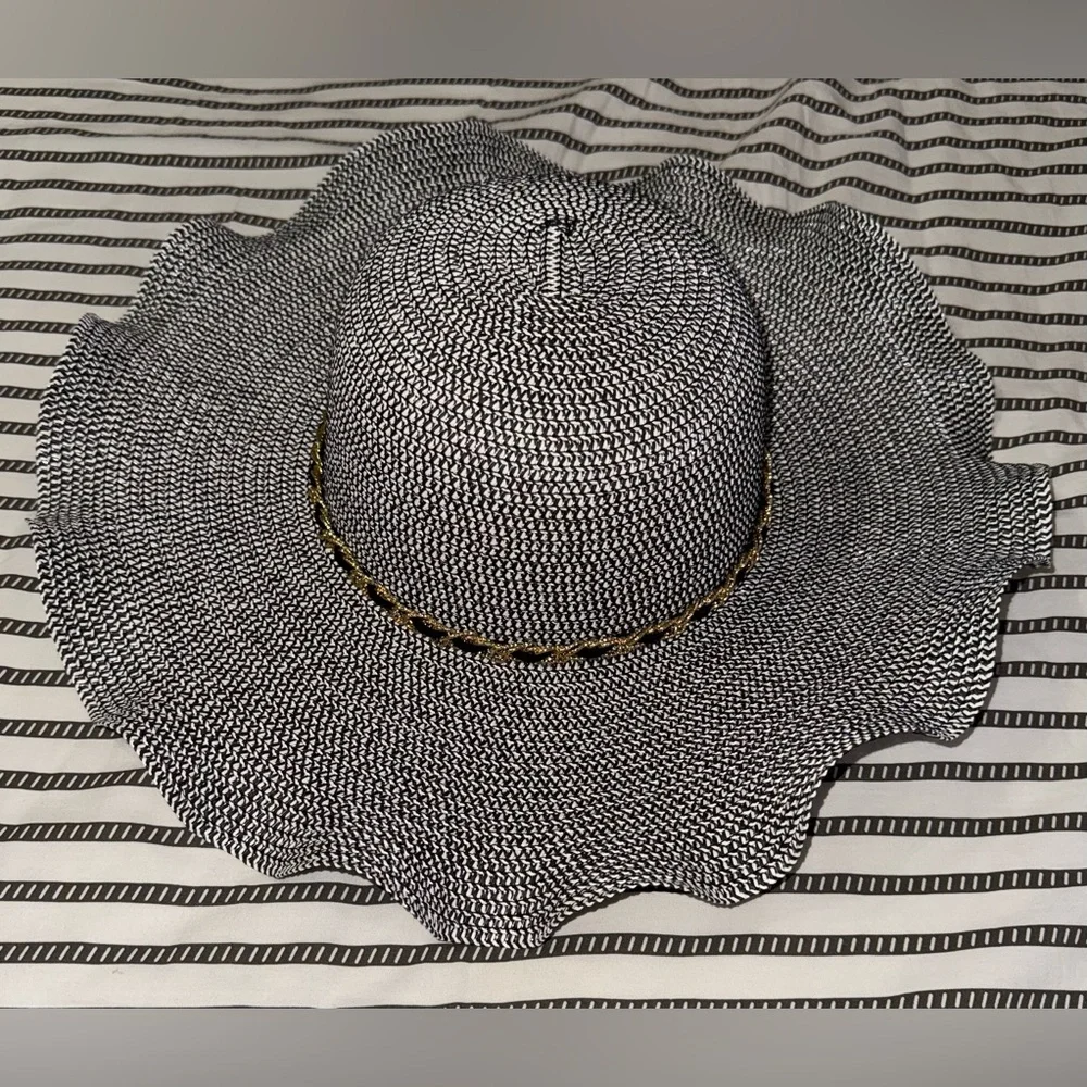 Lot of 2 Women’s Wide Brim Straw Sun Hats Chin Strap Beach Summer;NWT/New no tag - Picture 5 of 6